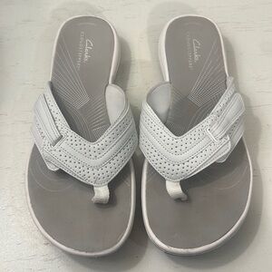 Clarks Cloudsteppers White size 10